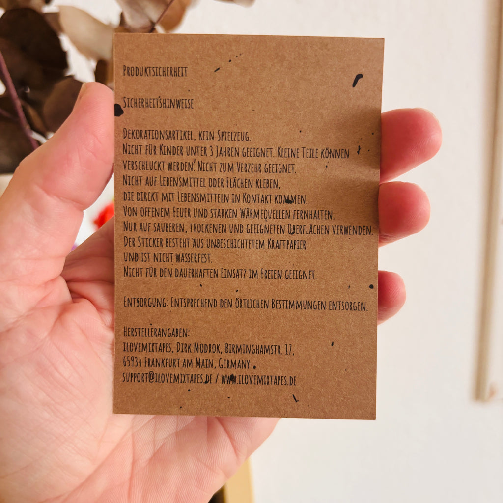 „haha. nein.“ Sticker aus Kraftpapier – 4 × 2,8 cm