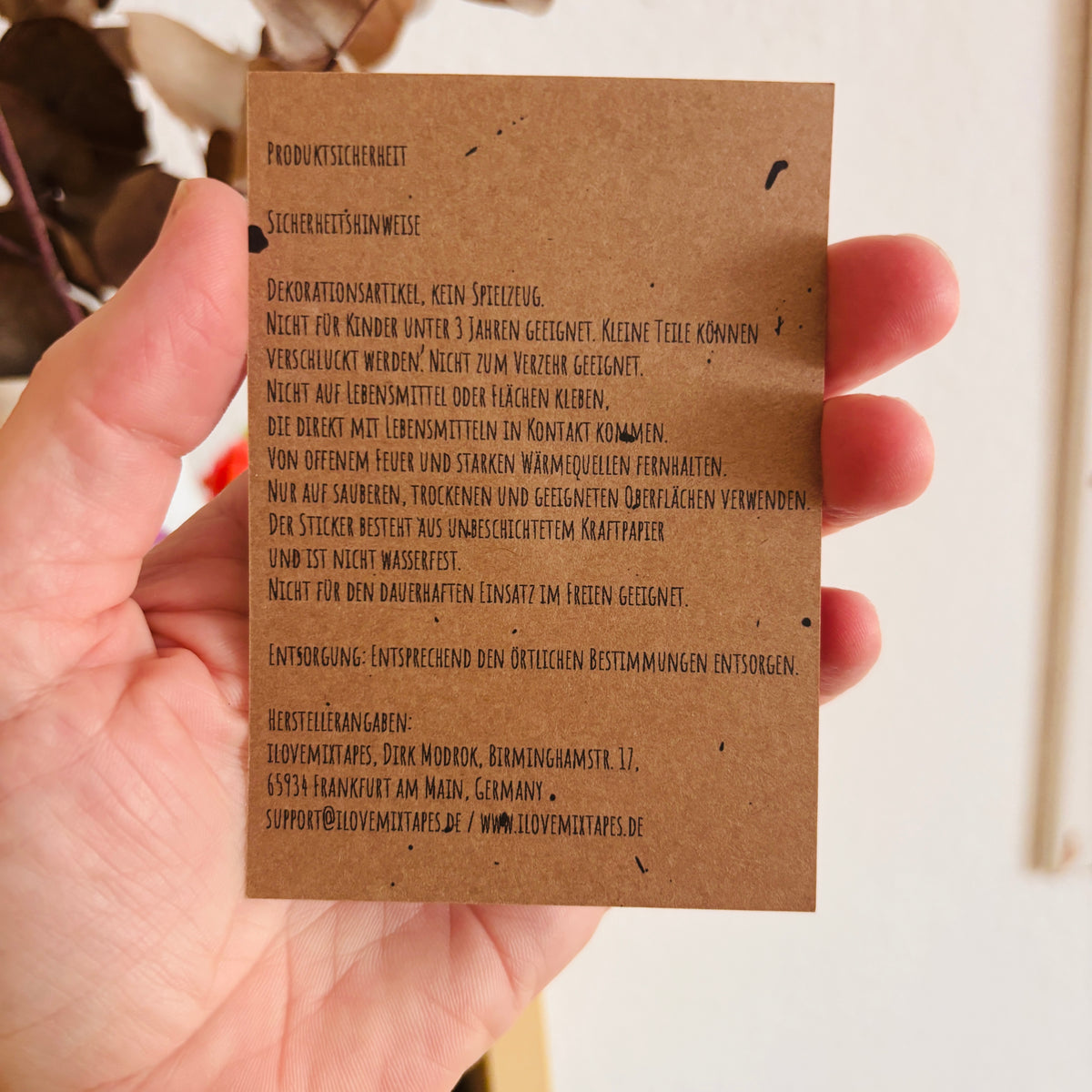 „haha. nein.“ Sticker aus Kraftpapier – 4 × 2,8 cm