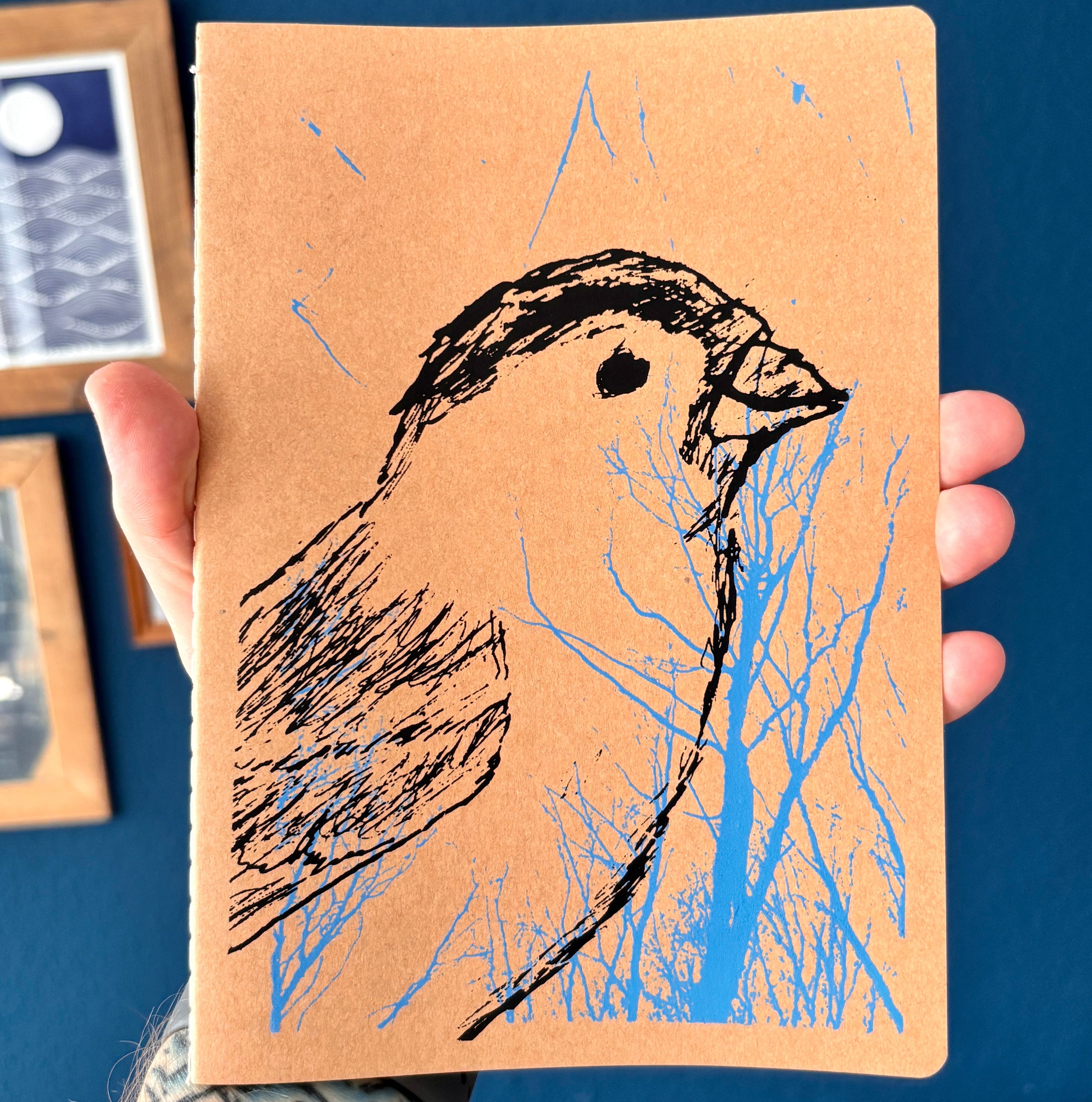 Notizheft A5 | Spatz | Handbedruckt im Siebdruck | Kraftpapier | Gepunktet | 32 Seiten | FSC-zertifiziert | Handmade