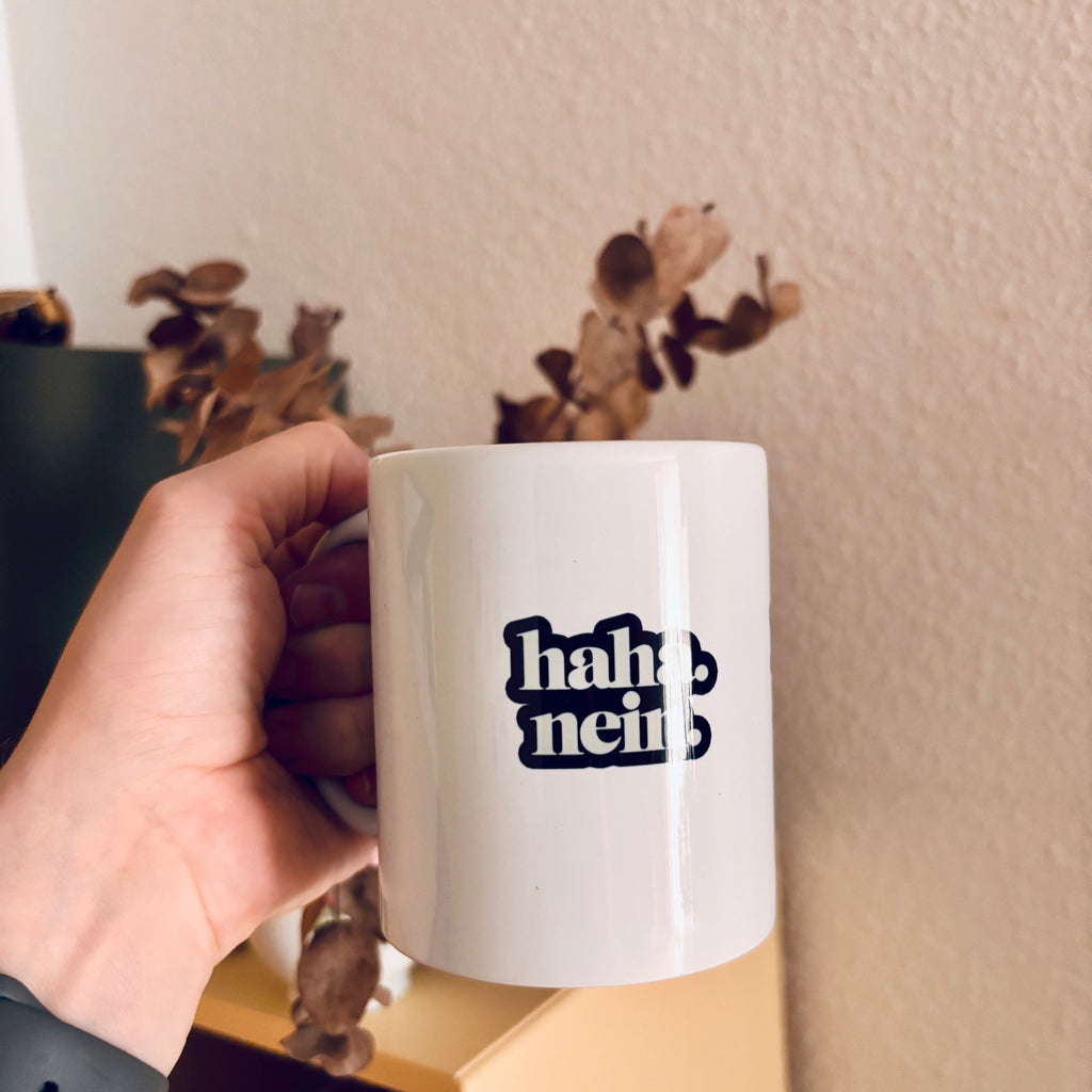 haha. nein. – Keramiktasse mit beidseitigem Druck | 300 ml