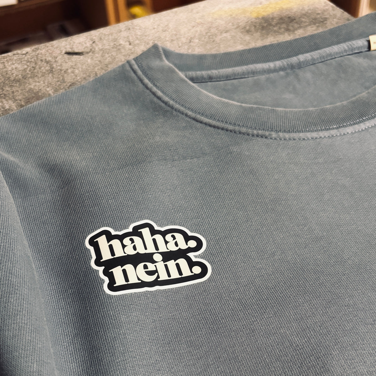 haha. nein. – Damen Sweater in Washed Blue Grey