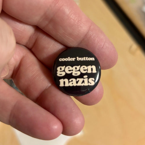 cooler button gegen nzs Button 25 mm – Pin / Anstecker