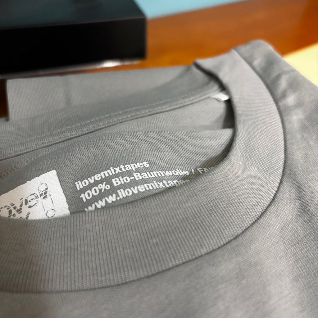 Raue See Unisex T-Shirt in misty grey