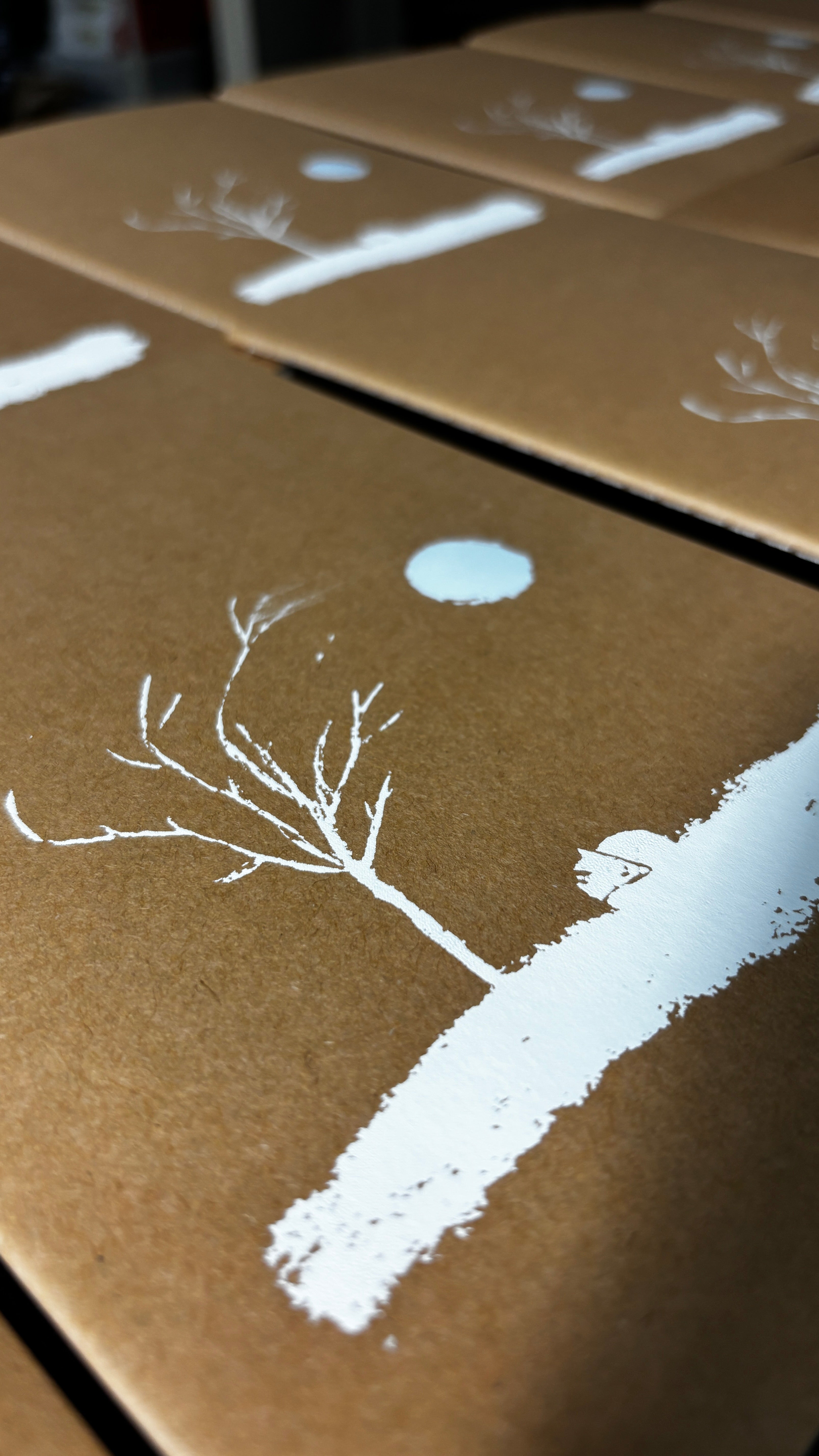 Notizbuch A5 | Fuchs im Wald | Handbedruckt im Siebdruck | Kraftpapier | Gepunktet | 32 Seiten | FSC-zertifiziert | Handmade
