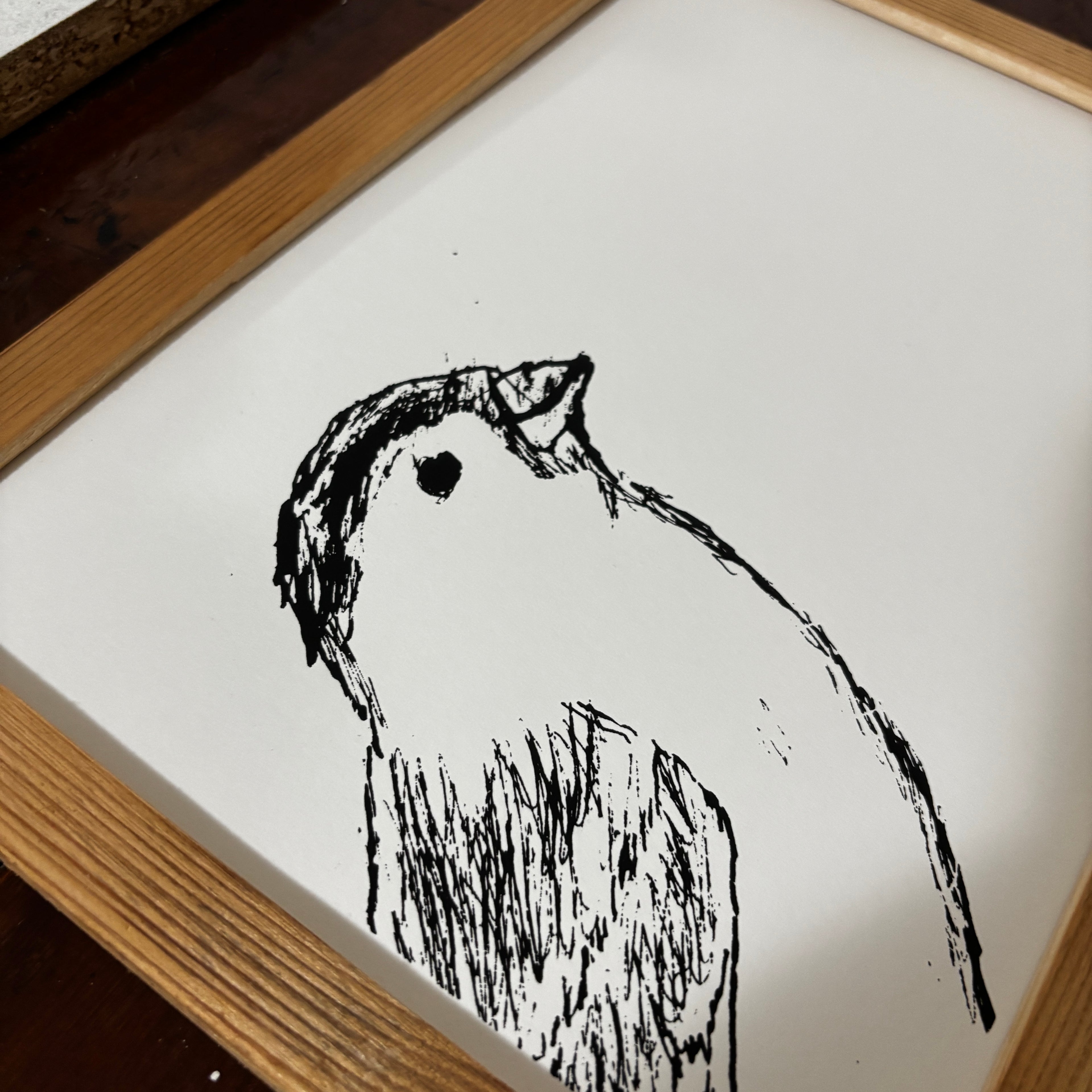 Handgefertigter Siebdruck – Spatz in der Ecke (DIN A4)