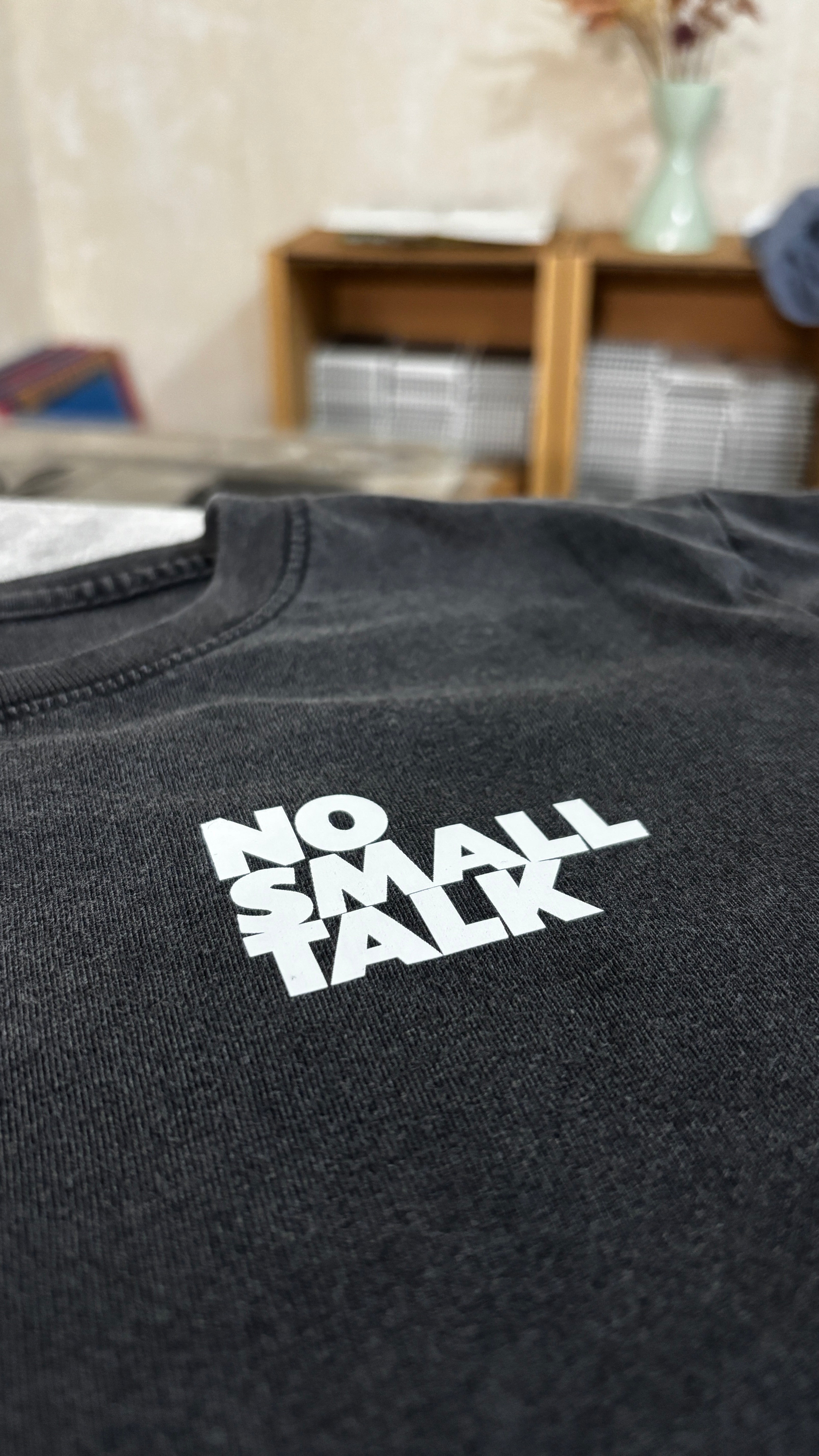 NO SMALL TALK Relaxed Women’s T-Shirt – Stone Washed Black