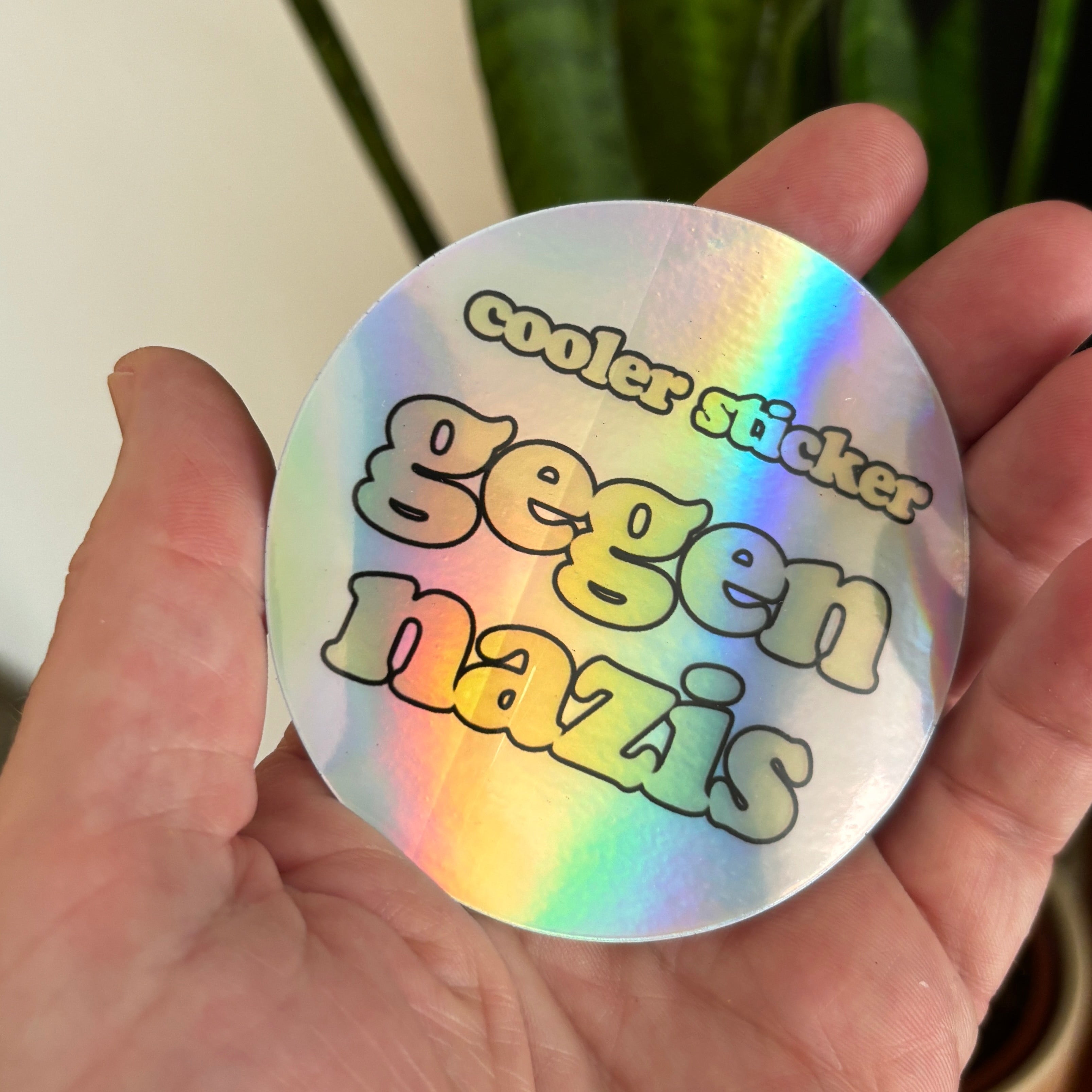 cooler Sticker gegen nzs – Holografisch, Wasserfest, u.a. für Laptop, Wasserflasche oder Handy