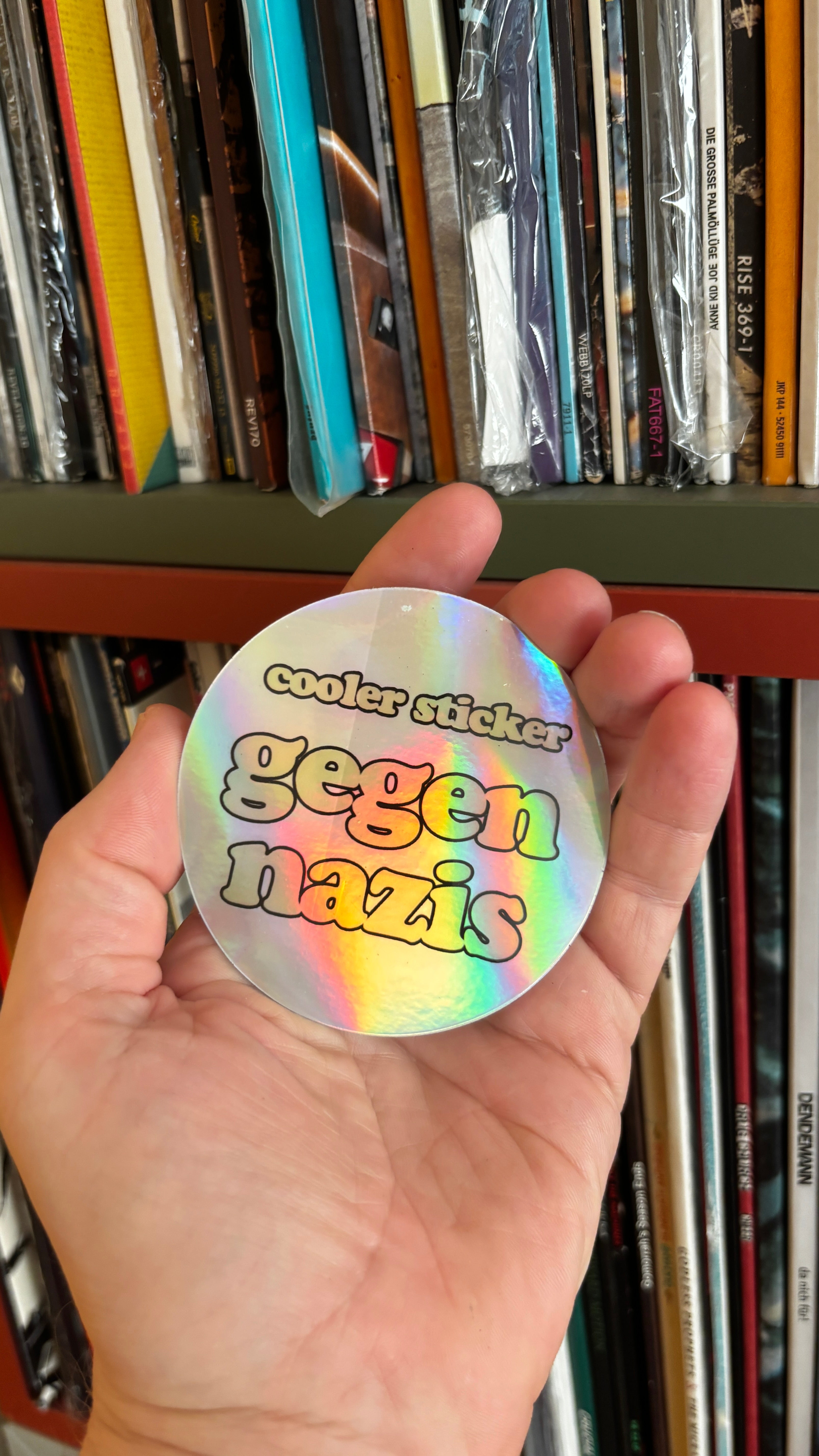 cooler Sticker gegen nzs – Holografisch, Wasserfest, u.a. für Laptop, Wasserflasche oder Handy