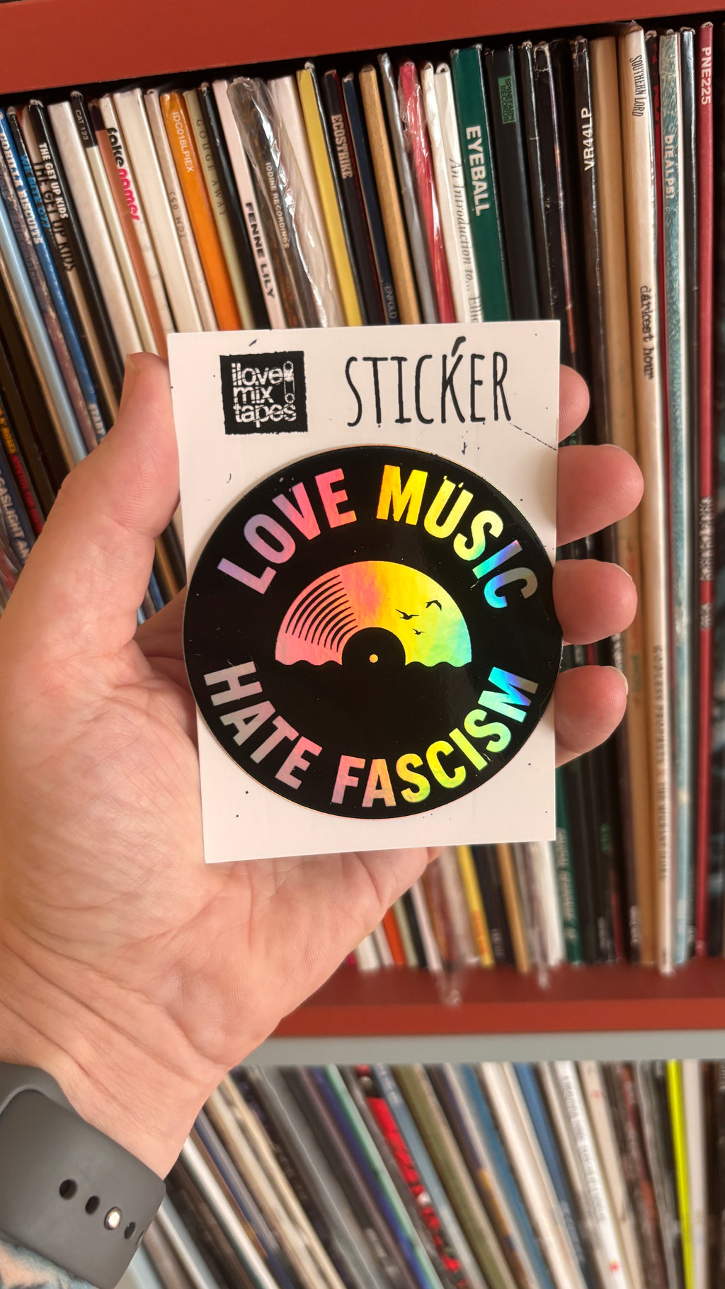 Love Music - Hate Fascism - Schallplatte – Holografisch, Wasserfest, u.a. für Laptop, Wasserflasche oder Handy