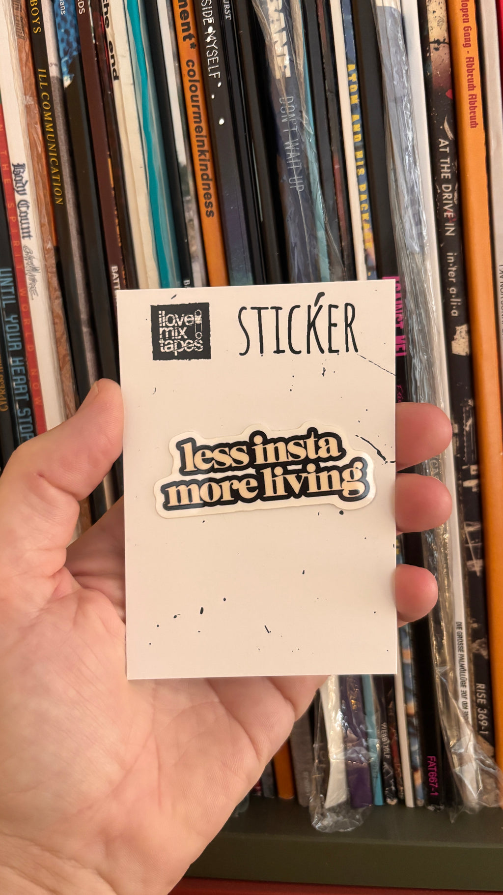 less insta more living Sticker – Wasserfest, u.a. für Laptop, Wasserflasche oder Handy