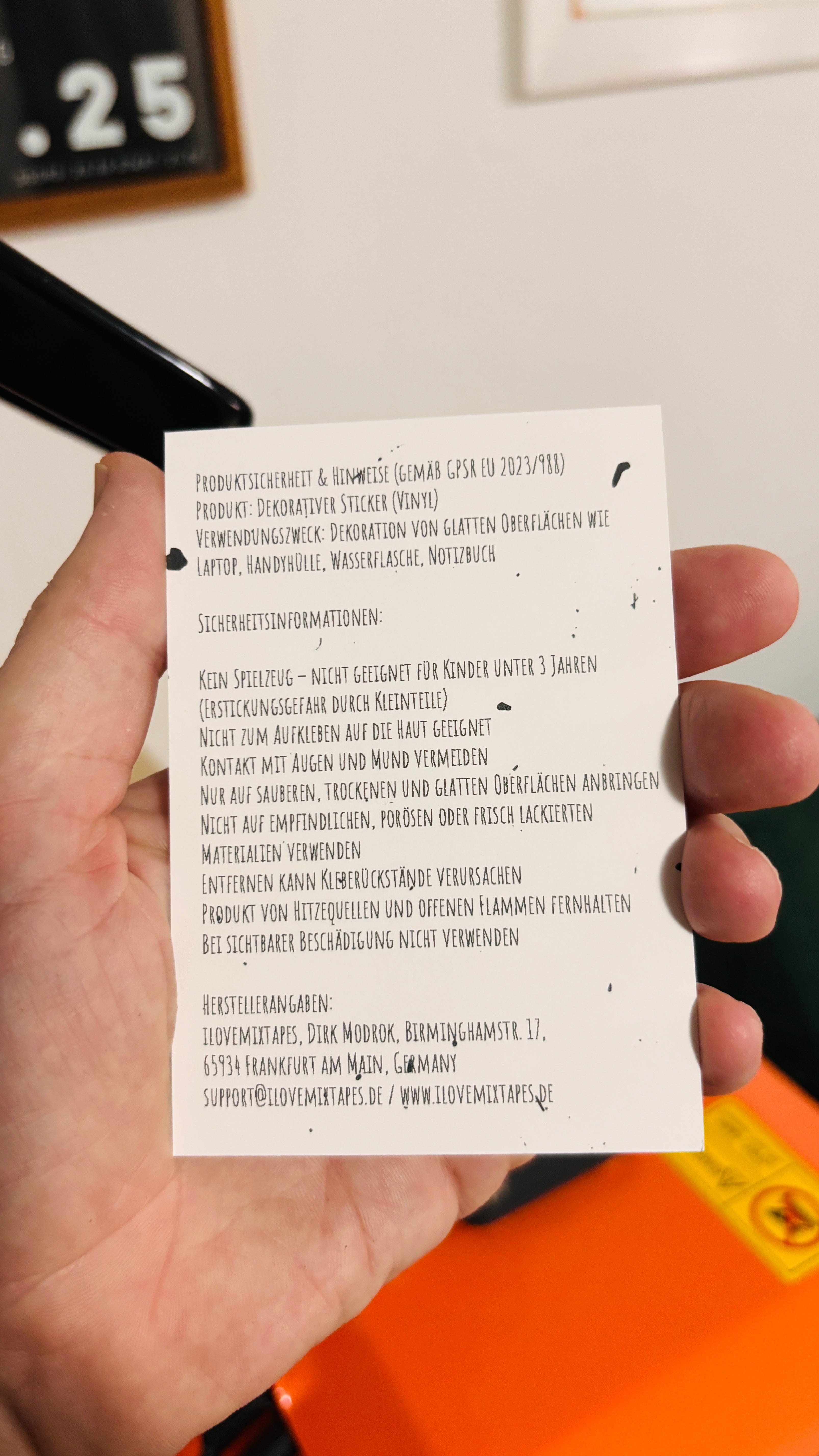 haha. nein. Transparent – Wasserfest, u.a. für Laptop, Wasserflasche oder Handy