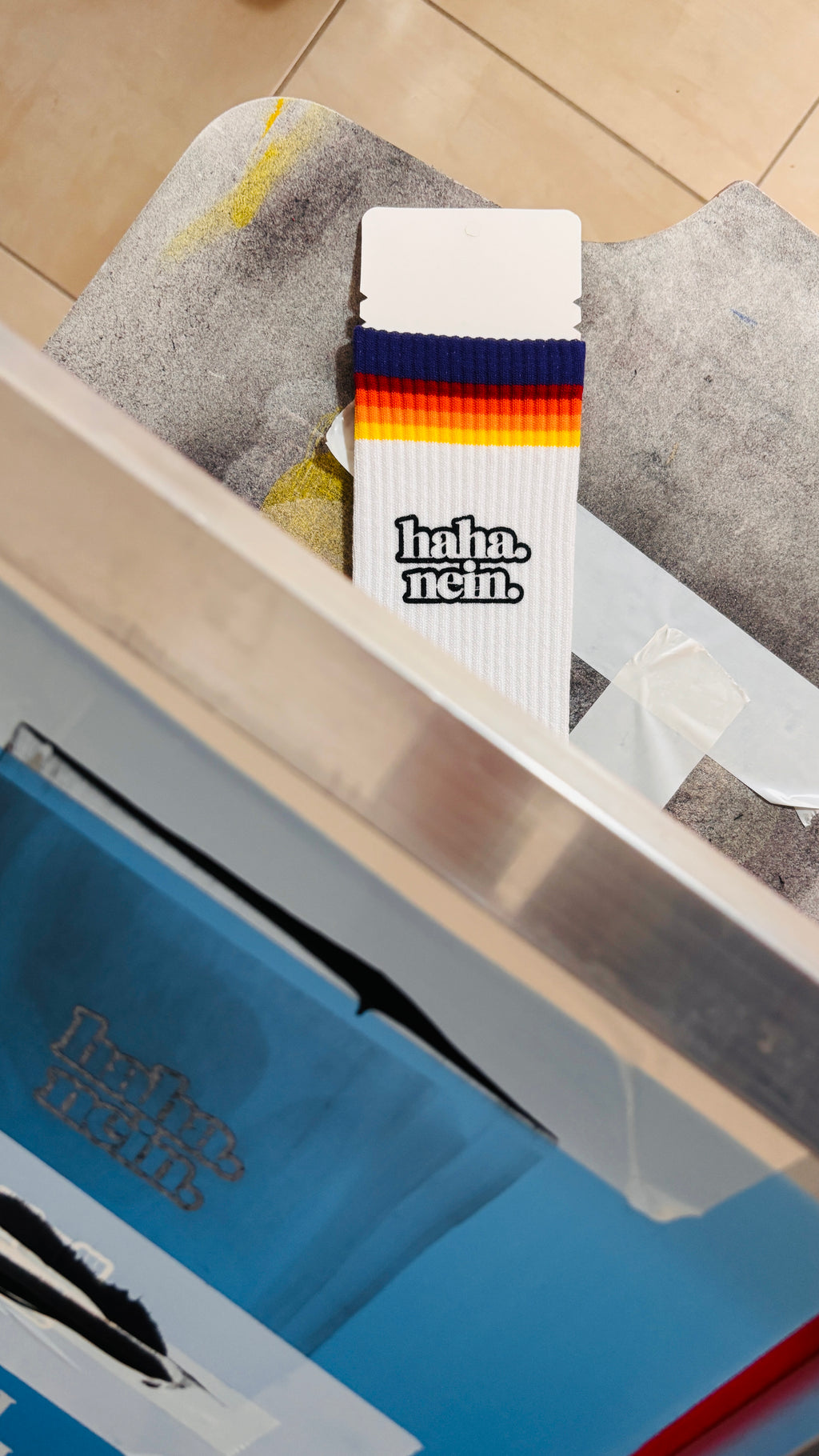 „Haha. Nein.“ Socken – handbedruckt in Frankfurt | Unisex