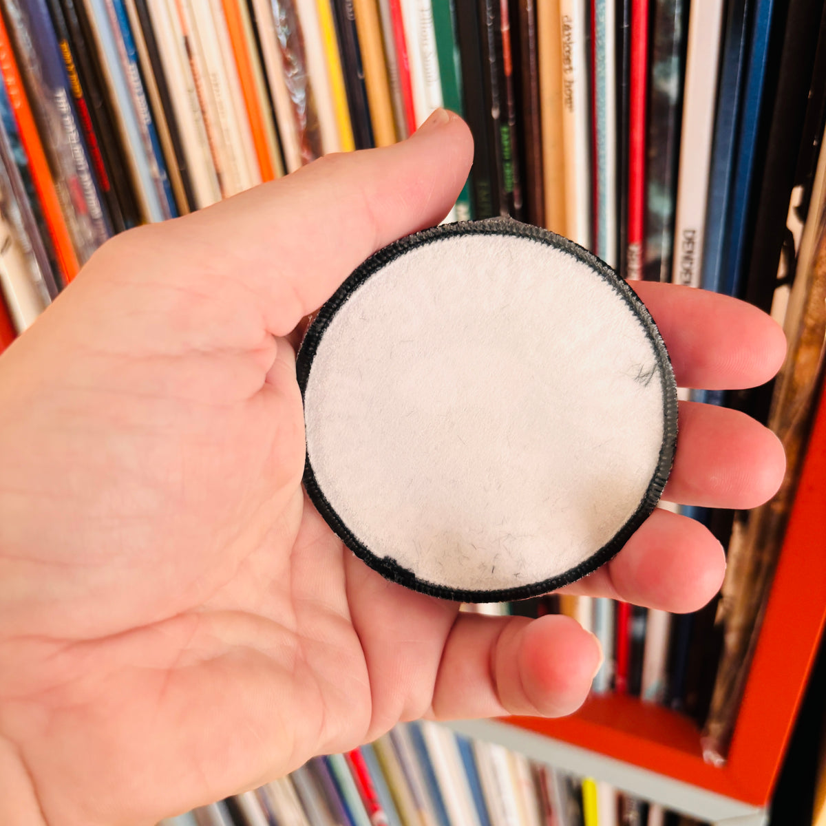 Love Music, Hate Fascism – Schallplatte Aufnäher zum Aufbügeln
