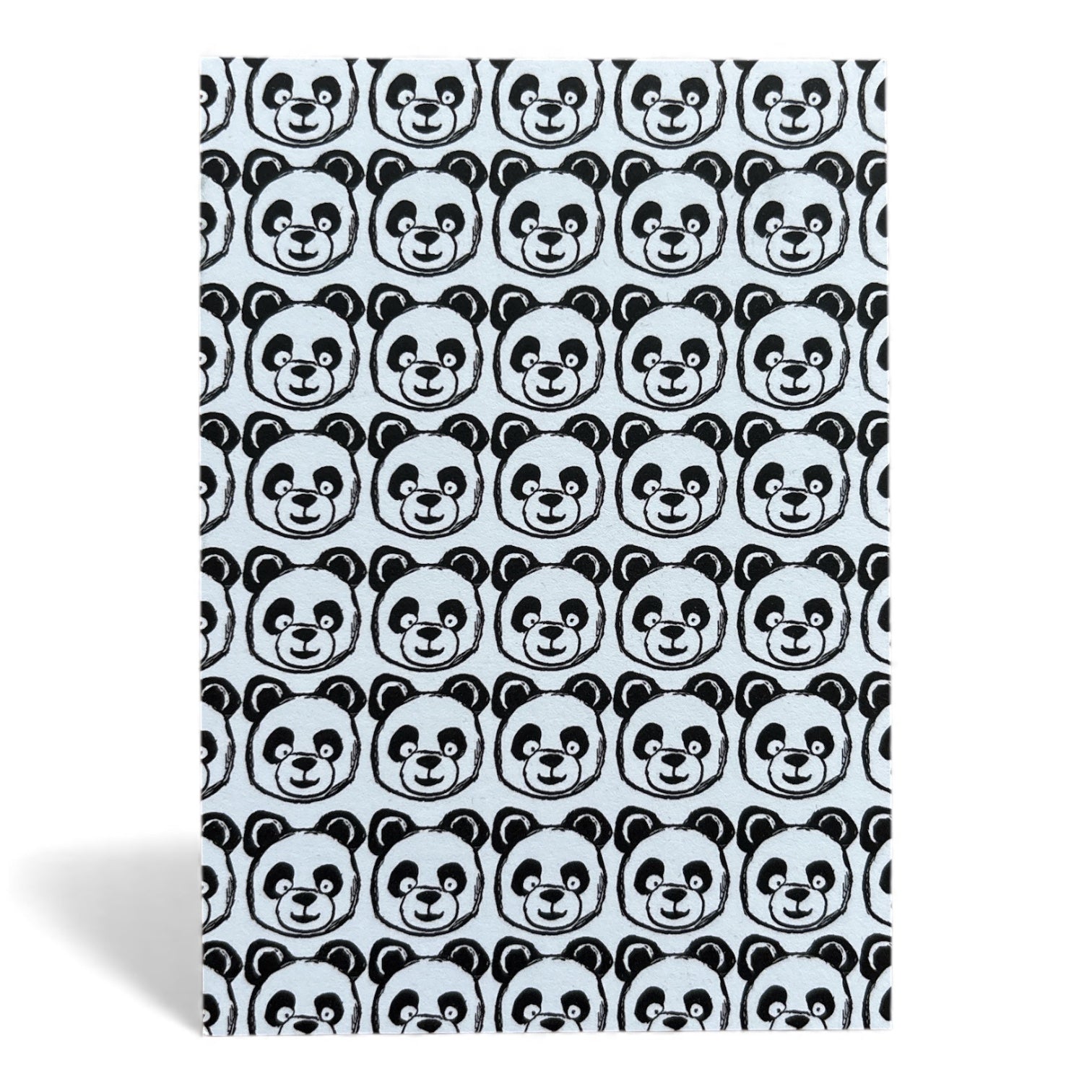 Postkarte „Pandas überall“ – kleine Pandas, große Freude