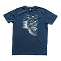 Unisex T-Shirt „Black Beach“ | Bio-Baumwolle | Stone Washed Denim | Nachhaltig & Fair | Küstendruck Beige