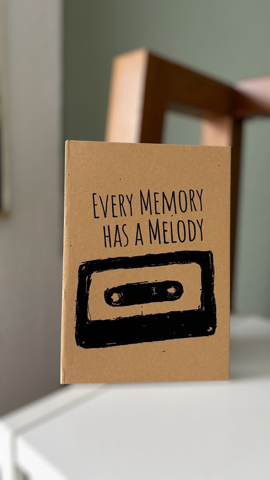 Every Memory Has a Melody – Handbedrucktes Notizbuch DIN A5 / A6, 120 Seiten liniert