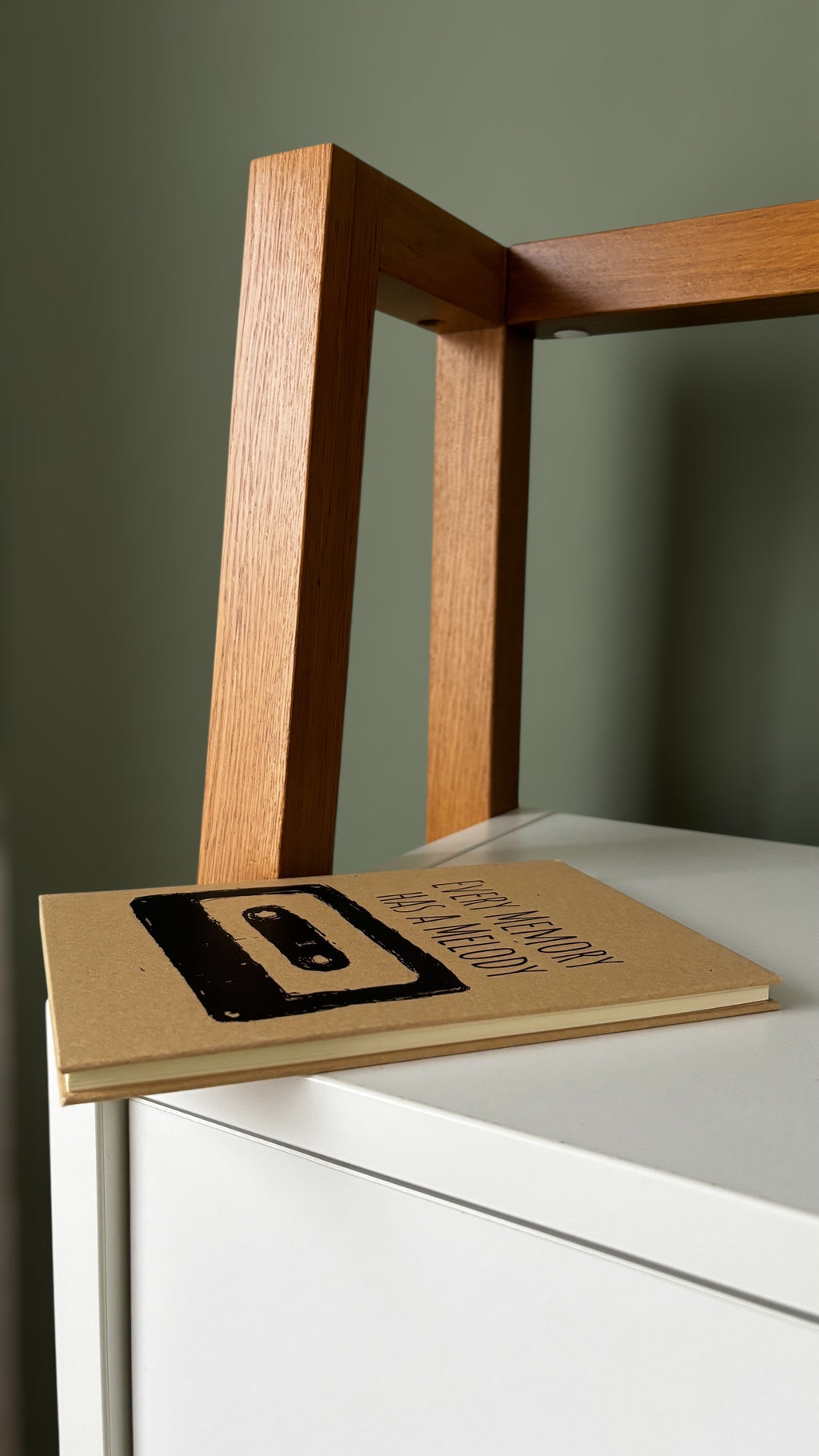 Every Memory Has a Melody – Handbedrucktes Notizbuch DIN A5 / A6, 120 Seiten liniert