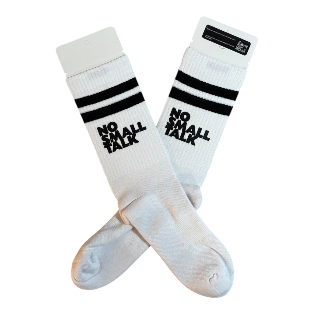 Handbedruckte „NO SMALL TALK“ Socken – fair, bio & mit Liebe im Atelier gefertigt Unisex