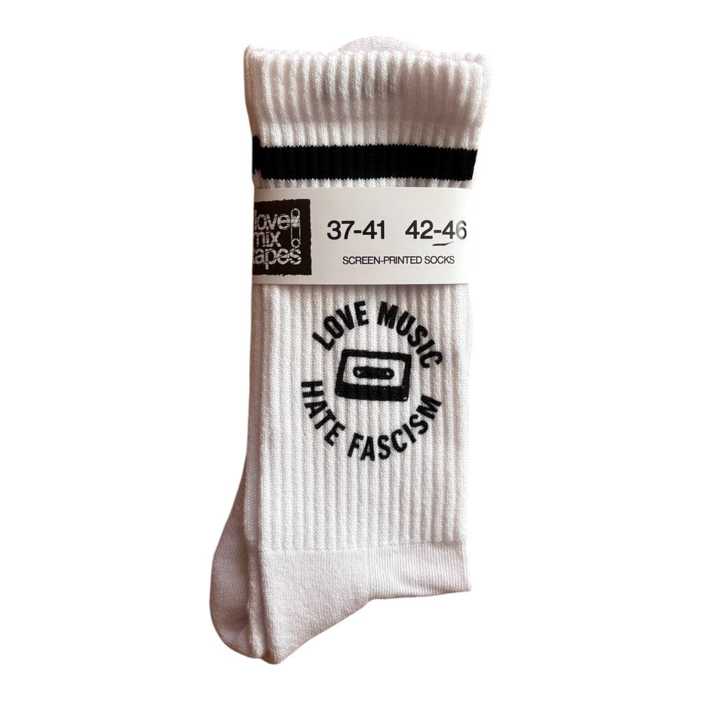 Handbedruckte „Love Music Hate Fascism - Kassette“ Socken – fair, bio & mit Liebe im Atelier gefertigt Unisex