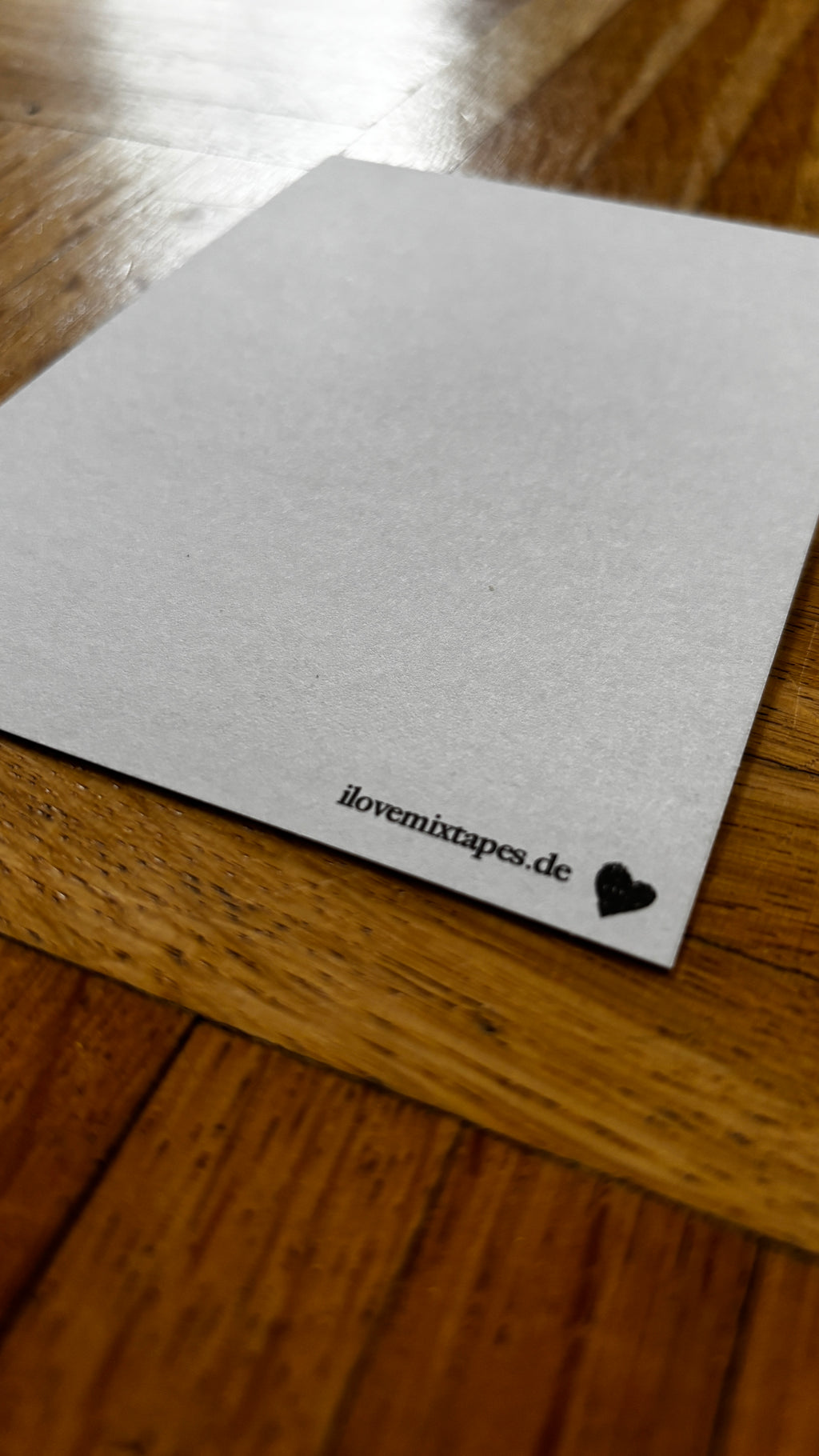 Postkarte „Coffee: because murder is illegal.“ – Lustige Karte für Kaffee-Fans